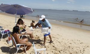 Detentos do Pará irão trabalhar limpando praias durante as férias de julho