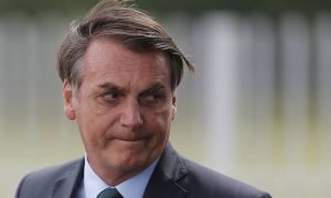 Bolsonaro afirma que irá tentar propor novo aumento para o salário mínimo