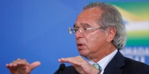 Paulo Guedes afirma auxílio emergencial só poderá voltar com o bloqueio de outros investimentos