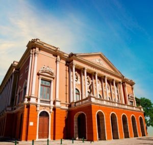 Teatro da Paz reabre ao público reformado e com programação gratuita em Belém