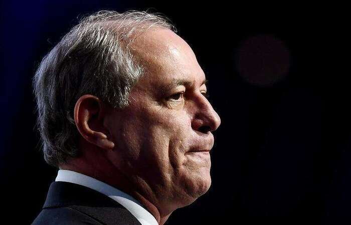 Ciro Gomes chama produtores rurais de “bandidos do agronegócio” em seu perfil no twitter.