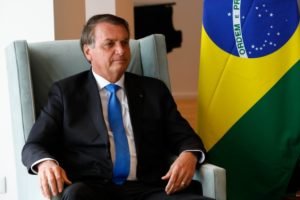 Presidente Jair Bolsonaro se filia ao Partido Liberal