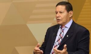 Mourão afirma que Brasil não está neutro na guerra e que não concorda com invasão na Ucrânia