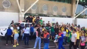 Bolsonaro chega a Belém e é recebido por apoiadores